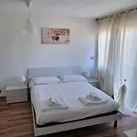 Sweet House Apartment *